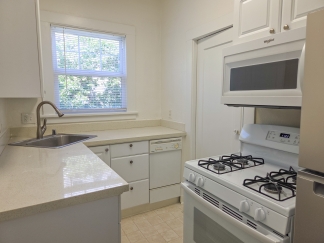 One Bedroom apartment available close to downtown San Jose.