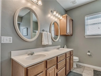Spacious 3-Bedroom Gem with Backyard Bliss in Edmond!