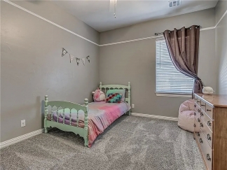 Spacious 3-Bedroom Gem with Backyard Bliss in Edmond!