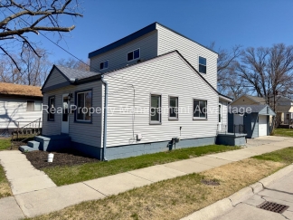 Beautifully Updated 3-Bedroom with Large Open Upstairs!