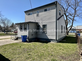 Beautifully Updated 3-Bedroom with Large Open Upstairs!