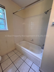 GREENWOOD HOUSE RENT READY! 3 Bed 1 Bath