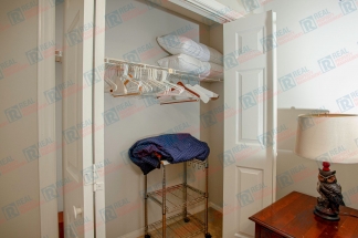 Midterm rental - Cozy Garden Fully Furnished Townhouse Close to Area Hospitals #2