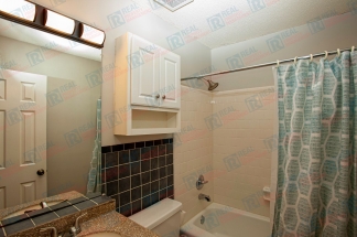 Midterm rental - Cozy Garden Fully Furnished Townhouse Close to Area Hospitals #2