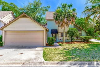 Prime Location Near Ravenel Bridge & Charleston Hotspots
