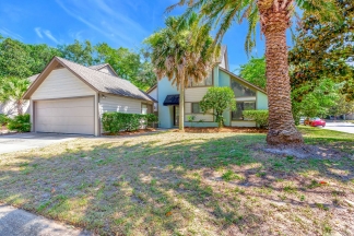 Prime Location Near Ravenel Bridge & Charleston Hotspots