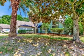 Prime Location Near Ravenel Bridge & Charleston Hotspots