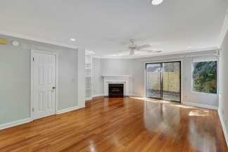 Prime Location Near Ravenel Bridge & Charleston Hotspots