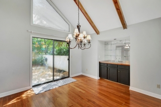 Prime Location Near Ravenel Bridge & Charleston Hotspots