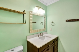 Prime Location Near Ravenel Bridge & Charleston Hotspots
