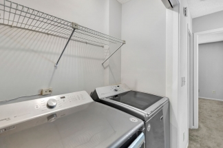 Prime Location Near Ravenel Bridge & Charleston Hotspots