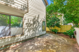 Prime Location Near Ravenel Bridge & Charleston Hotspots