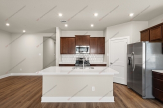 $500 OFF FIRST FULL MONTHS RENT