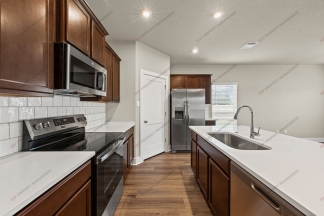 $500 OFF FIRST FULL MONTHS RENT