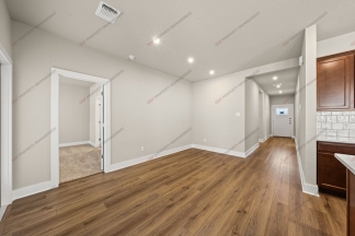 $500 OFF FIRST FULL MONTHS RENT