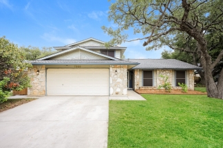 Charming 3-Bedroom Sanctuary on Frenchton Street – Spacious 2085 Sq Ft with 2 Full Baths in San Antonio!