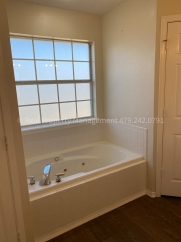 July Move In! Great house!! 3 bed 2 bath 2 car garage - Eastside Fort Smith