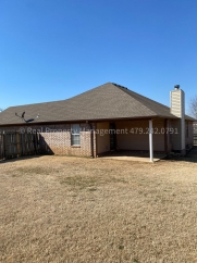 July Move In! Great house!! 3 bed 2 bath 2 car garage - Eastside Fort Smith