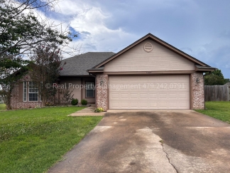 July Move In! Great house!! 3 bed 2 bath 2 car garage - Eastside Fort Smith