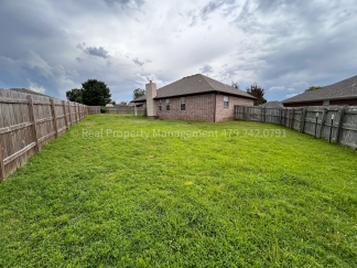 July Move In! Great house!! 3 bed 2 bath 2 car garage - Eastside Fort Smith