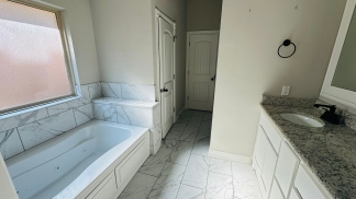 Your Dream Home Awaits – Stylish 4-Bedroom Oasis in Oklahoma City!