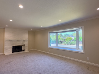 Spacious 5-Bedroom Saratoga Retreat with Finished Basement & Large Yard