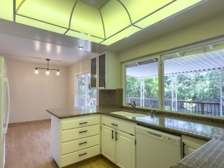 Spacious 5-Bedroom Saratoga Retreat with Finished Basement & Large Yard