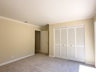 Spacious 5-Bedroom Saratoga Retreat with Finished Basement & Large Yard
