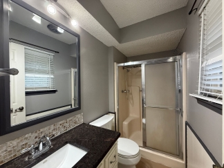 Available and Showing Now! 18-Month Lease Option!! ***SPECIAL $500 OFF 1ST FULL MONTH'S RENT ***  Welcome to this delightful 3-bedroom home nestled in the friendly community of Moore, OK!