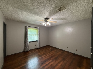 Available and Showing Now! 18-Month Lease Option!! ***SPECIAL $500 OFF 1ST FULL MONTH'S RENT ***  Welcome to this delightful 3-bedroom home nestled in the friendly community of Moore, OK!