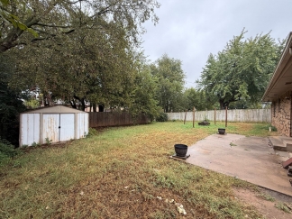 Available and Showing Now! 18-Month Lease Option!! ***SPECIAL $500 OFF 1ST FULL MONTH'S RENT ***  Welcome to this delightful 3-bedroom home nestled in the friendly community of Moore, OK!