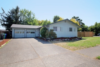 Cute and Ideal 3 Bedroom Ranch Style House on Corner Lot in NoPo