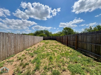 Welcome to the coolest little spot in San Antonio –A Charming Two-Story Tiny House for Rent!