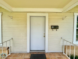 Cozy and Bright 3bedroom/1bath Vintage charmer in Beacon Hill, Close to Restaurants, Shopping, and Entertainment!