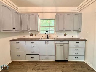 Cozy and Bright 3bedroom/1bath Vintage charmer in Beacon Hill, Close to Restaurants, Shopping, and Entertainment!