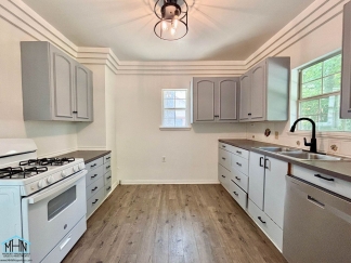Cozy and Bright 3bedroom/1bath Vintage charmer in Beacon Hill, Close to Restaurants, Shopping, and Entertainment!
