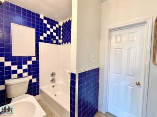Cozy and Bright 3bedroom/1bath Vintage charmer in Beacon Hill, Close to Restaurants, Shopping, and Entertainment!