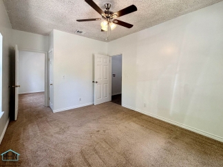 Cozy and Bright 3bedroom/1bath Vintage charmer in Beacon Hill, Close to Restaurants, Shopping, and Entertainment!