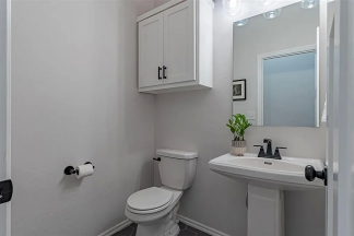 *** JUNE SPECIAL - $300 OFF 1ST MONTH'S RENT*** Live, Relax, Entertain—All in This Beautiful OKC Home!
