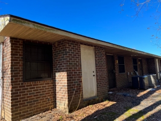 Newly renovated centrally located Duplex