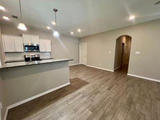 Beautiful 3 Bed/2 Bath Single Story Duplex in Chaffee Crossing! **Move In Special!**