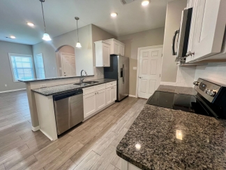 Beautiful 3 Bed/2 Bath Single Story Duplex in Chaffee Crossing! **Move In Special!**