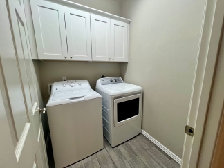 Beautiful 3 Bed/2 Bath Single Story Duplex in Chaffee Crossing! **Move In Special!**