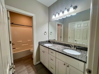 Beautiful 3 Bed/2 Bath Single Story Duplex in Chaffee Crossing! **Move In Special!**