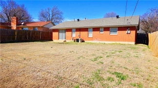 Spectacular Home with Major Appliances Included PLUS a Beautiful Yard Great for Entertaining!!!!