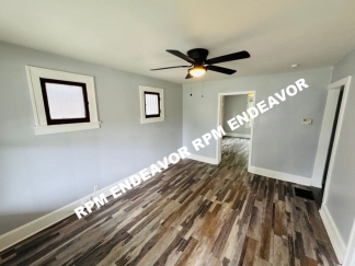 Charming 2-Bed Home in Quiet Hillsdale Neighborhood