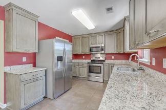 Gorgeous 2 story family home located in Bridges of Summerville!