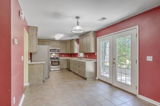 Gorgeous 2 story family home located in Bridges of Summerville!