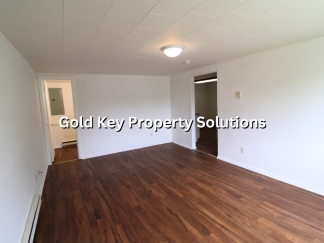 Adorable 1 Bed 1 Bath Home W/ Fenced in Back Yard (SECTION 8 APPROVED)