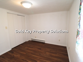Adorable 1 Bed 1 Bath Home W/ Fenced in Back Yard (SECTION 8 APPROVED)
